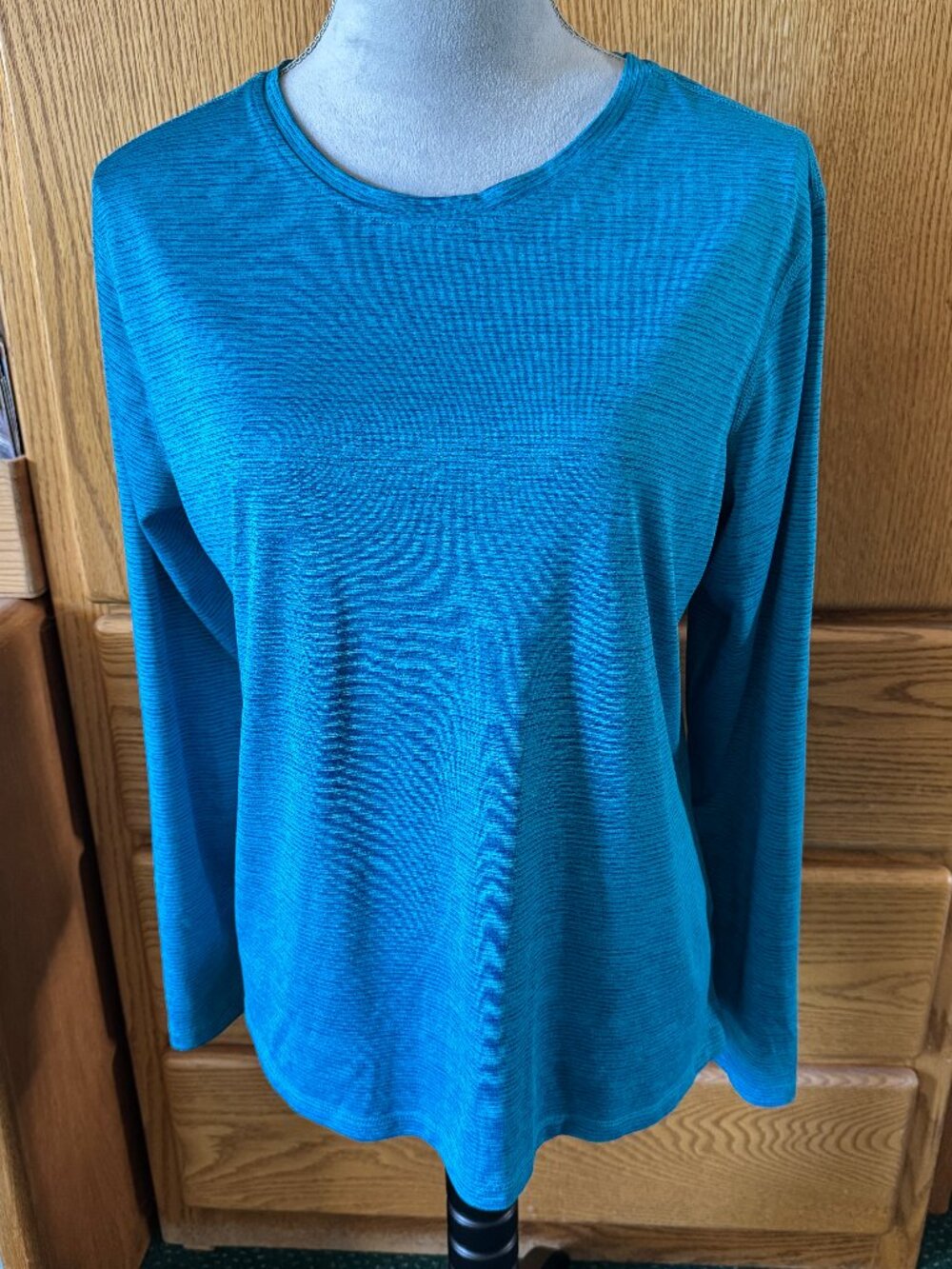 ATHLETIC WORKS Turquoise space dye, long sleeve,  size L (12-14).